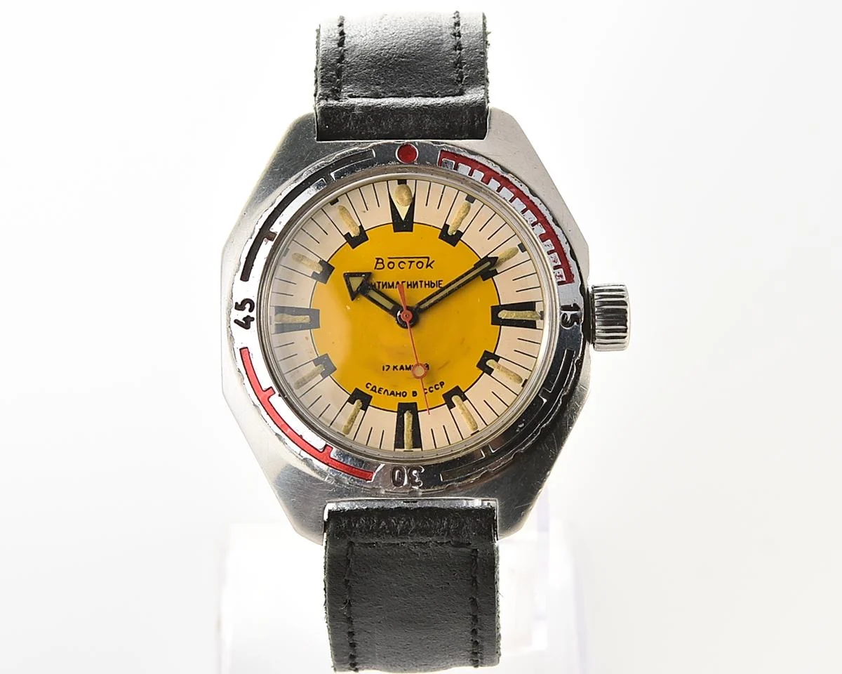Rare: Soviet Vostok Amphibia mechanical watch with rare dial!