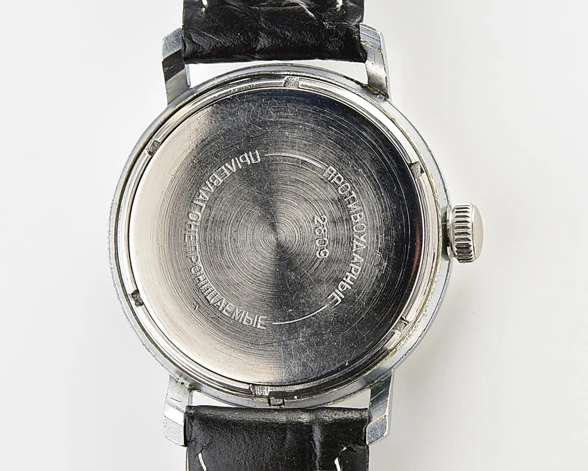 Vintage Vostok Soviet wristwatch with 22 jewels precision movement - less common domestic version - Image 10