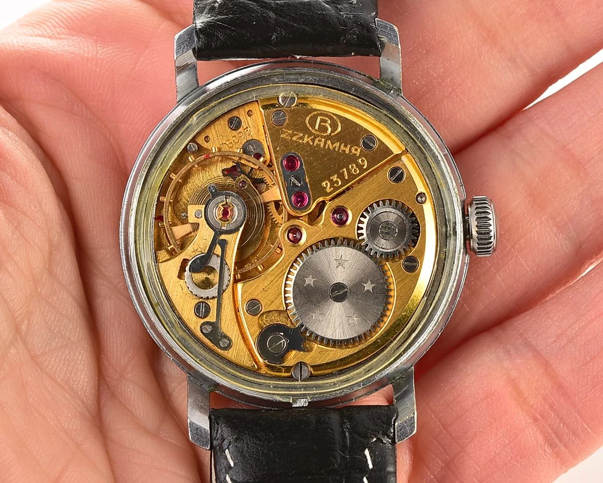 Vintage Vostok Soviet wristwatch with 22 jewels precision movement - less common domestic version - Image 12