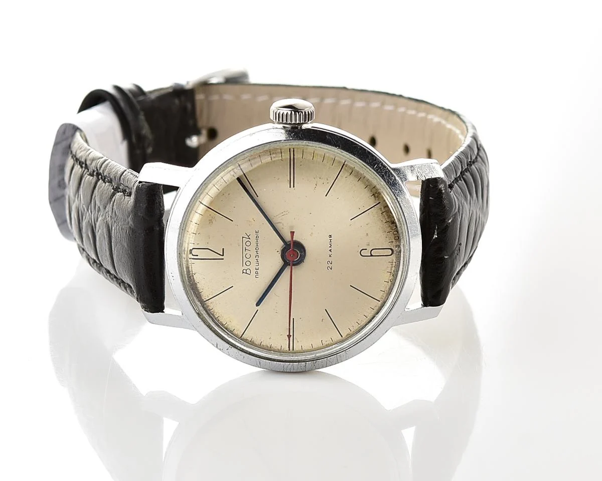 Vintage Vostok Soviet wristwatch with 22 jewels precision movement - less common domestic version - Image 8