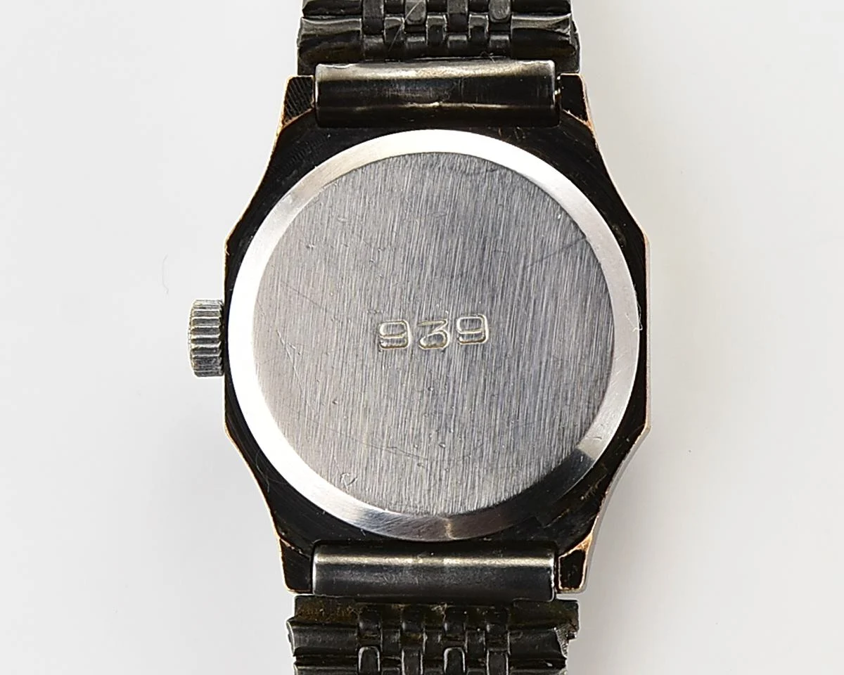 Vintage Zaria wristwatch for ladies with quartz movement