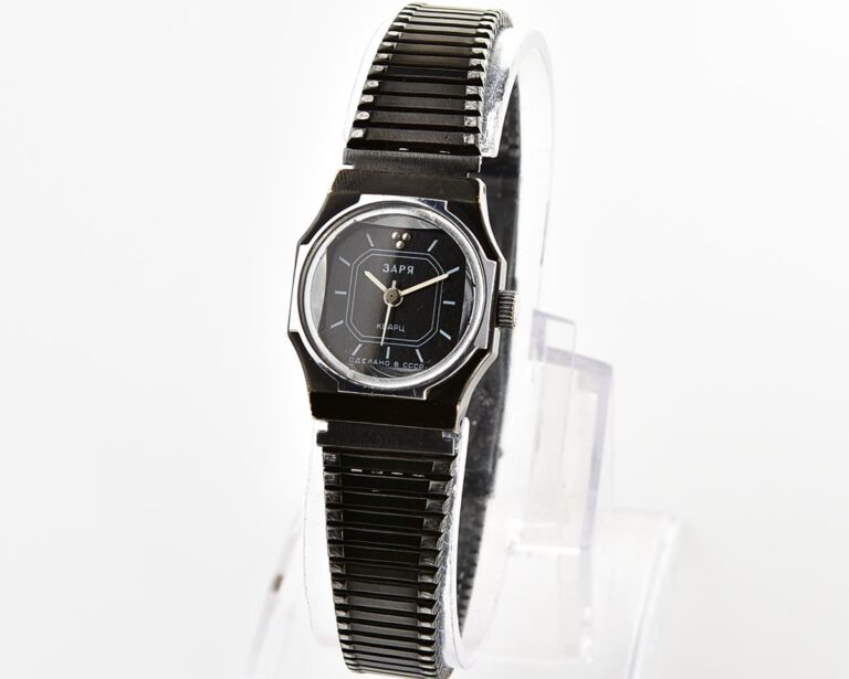 Vintage ZARIA wristwatch for ladies with automatic quartz movement