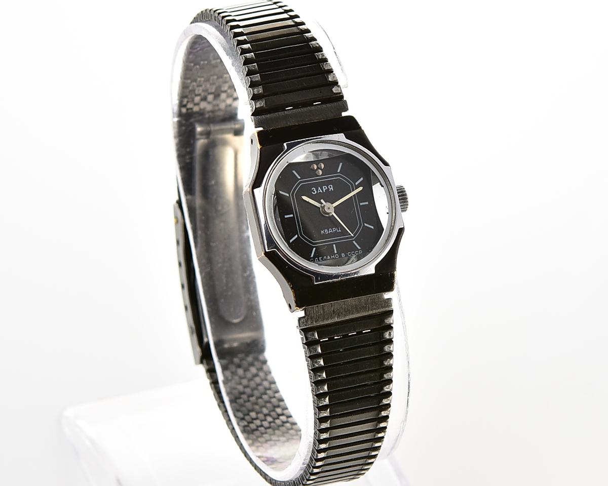 Vintage ZARIA wristwatch for ladies with automatic quartz movement