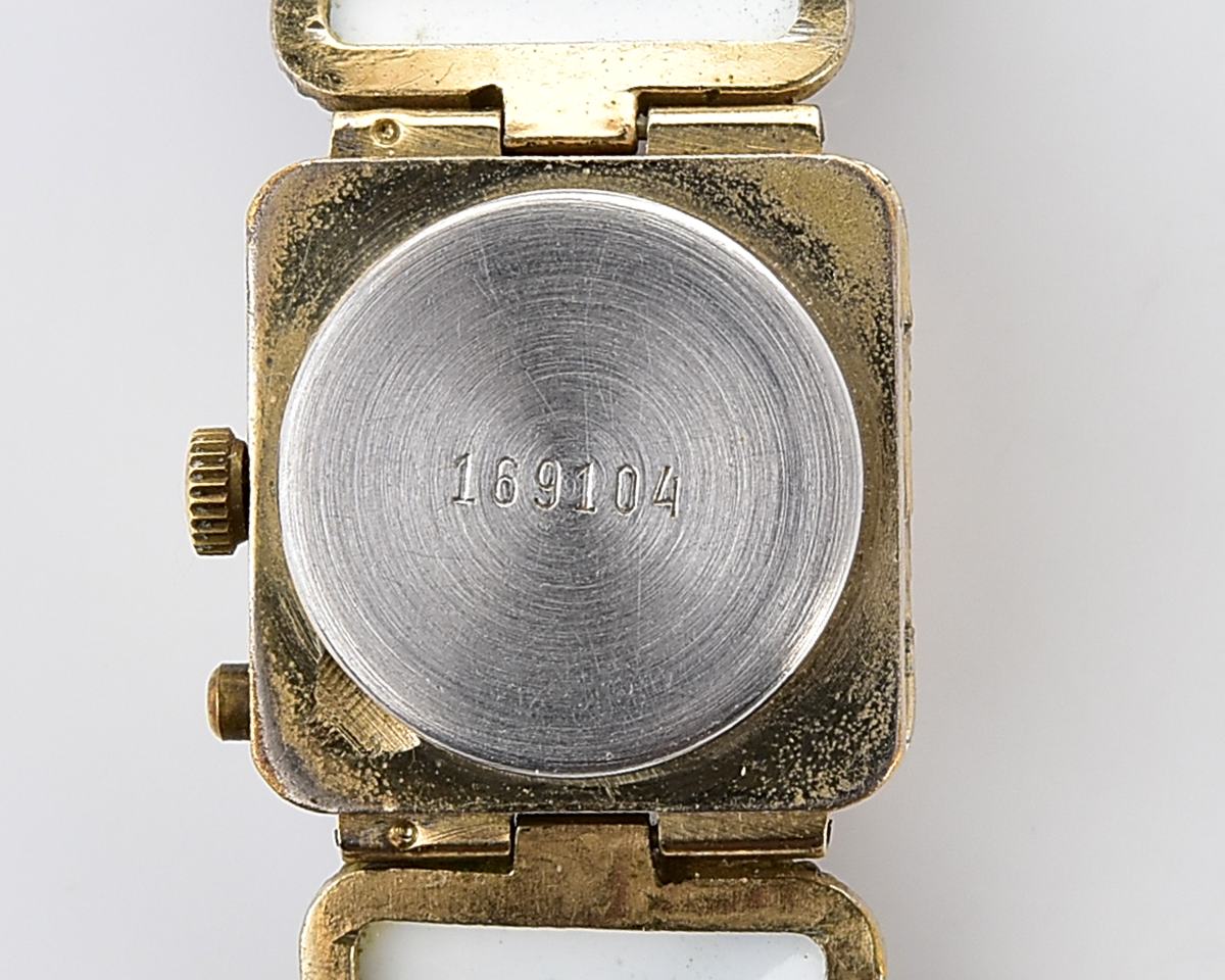CHAIKA vintage wristwatch for ladies with stone bracelet