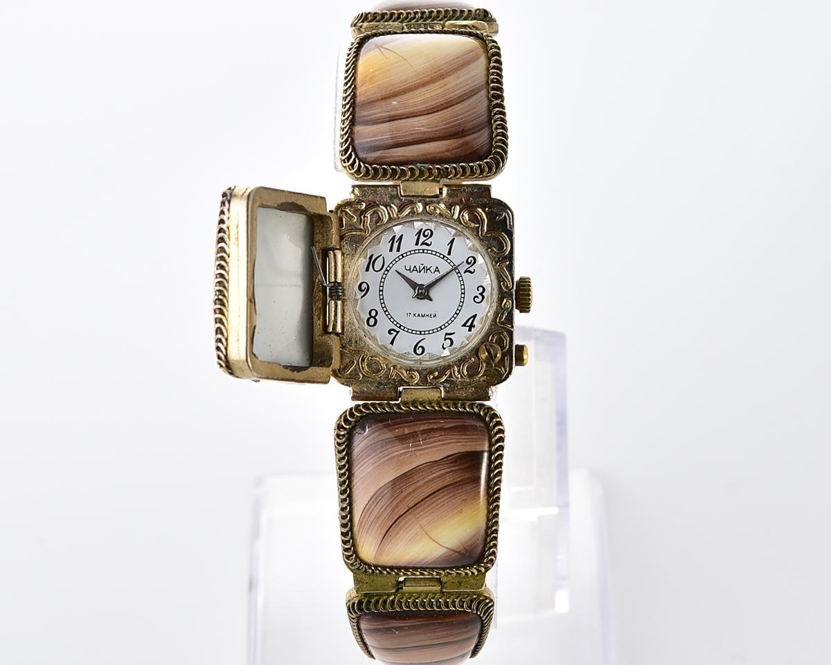 CHAIKA vintage wristwatch for ladies with stone bracelet