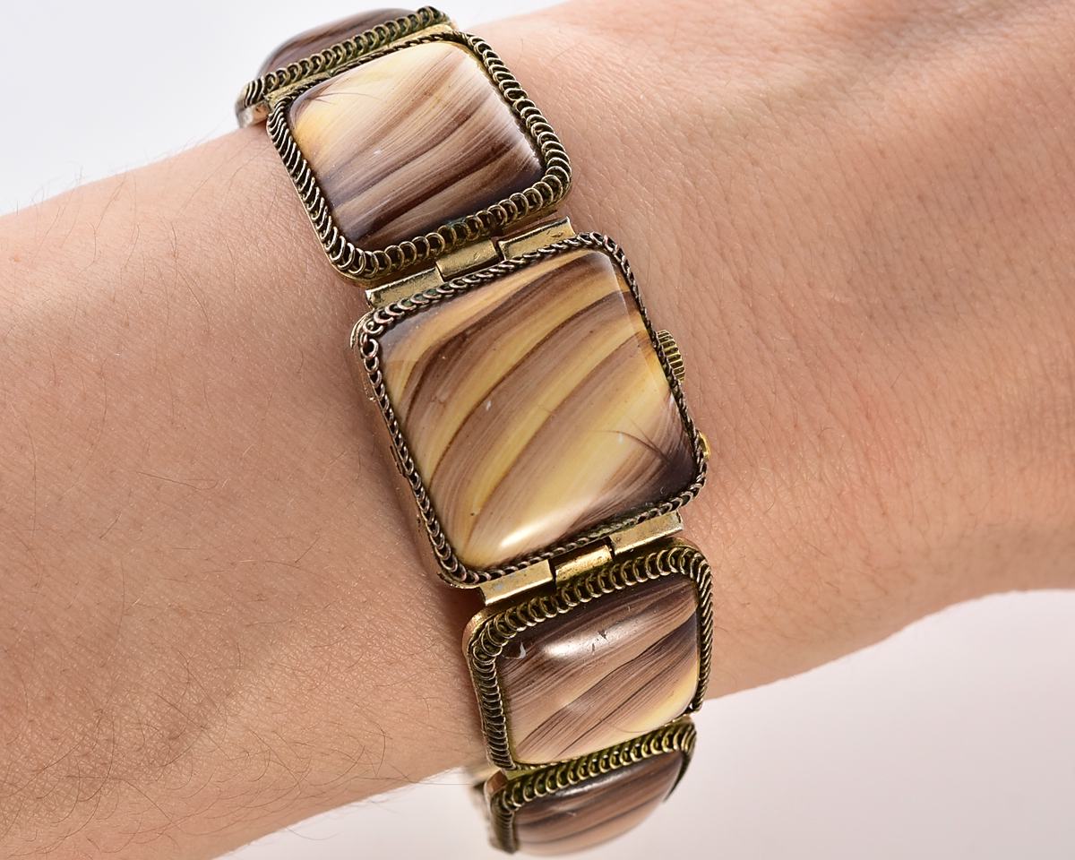 CHAIKA vintage wristwatch for ladies with stone bracelet