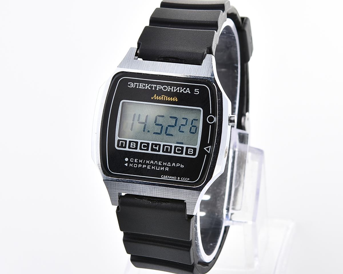 Digital vintage USSR wristwatch Electronika-5 Lithium