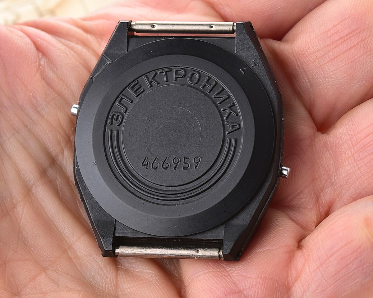 TIME CAPSULE: Vintage USSR digital watch Electronika 5 in nearly weightless plastic body - New Old Stock(NOS)!
