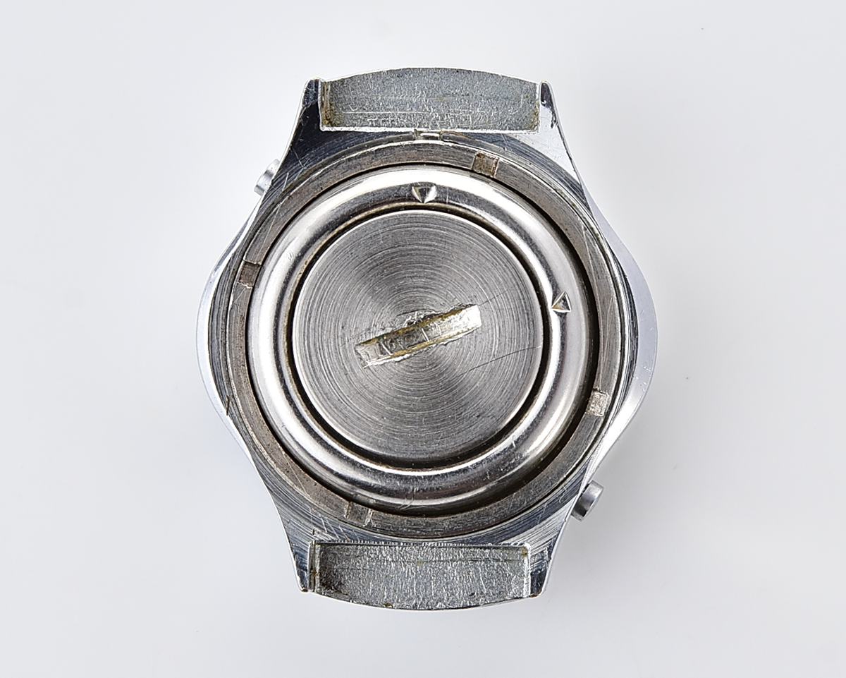 Digital vintage USSR ladies wristwatch Electronika-5 with ornate stainless steel bracelet - for Spanish speaking world!