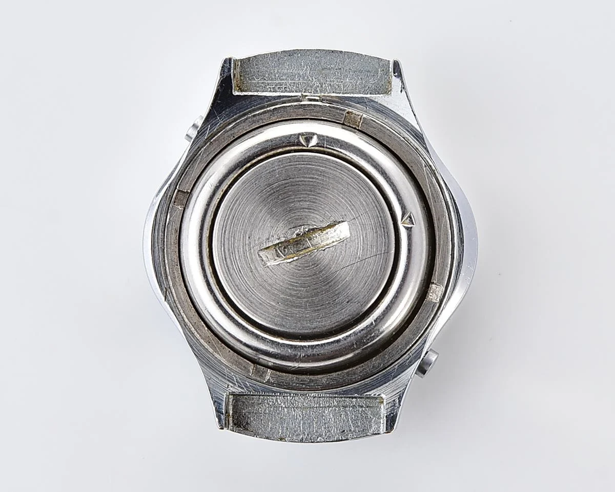 Digital vintage USSR ladies wristwatch Electronika-5 with ornate stainless steel bracelet - for Spanish speaking world!