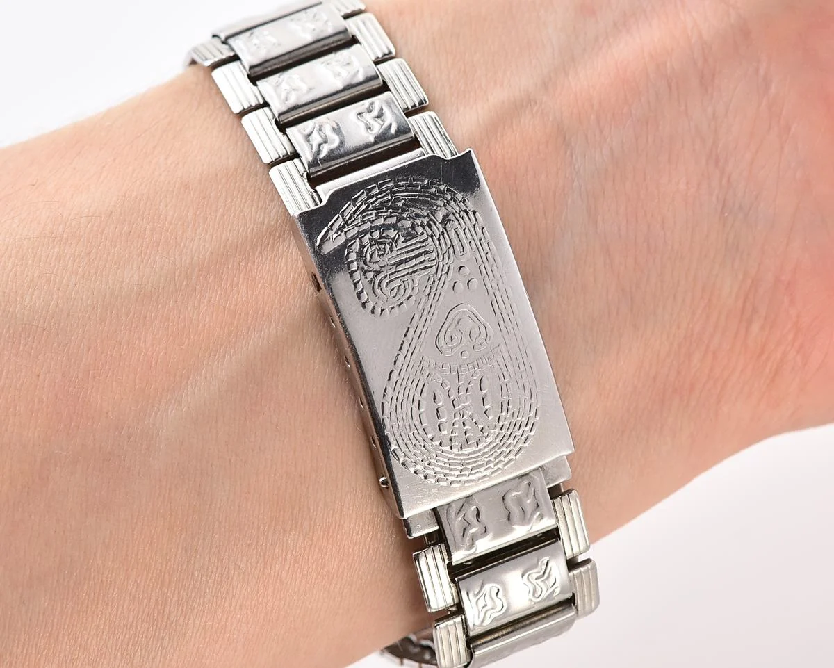 Digital vintage USSR ladies wristwatch Electronika-5 with ornate stainless steel bracelet - for Spanish speaking world!