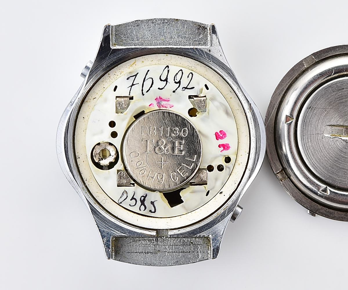 Digital vintage USSR ladies wristwatch Electronika-5 with ornate stainless steel bracelet - for Spanish speaking world!