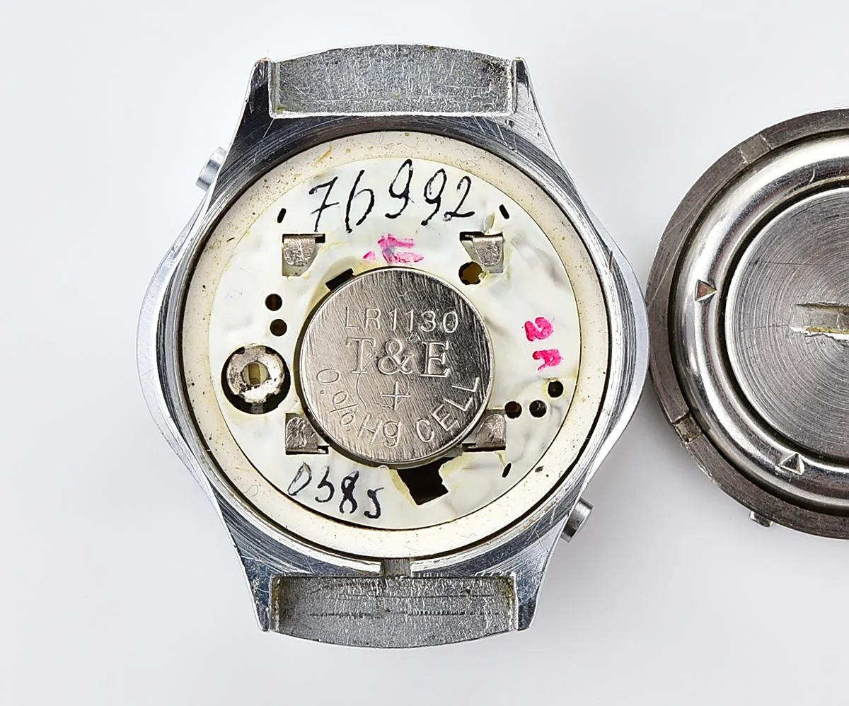 Digital vintage USSR ladies wristwatch Electronika-5 with ornate stainless steel bracelet - for Spanish speaking world!
