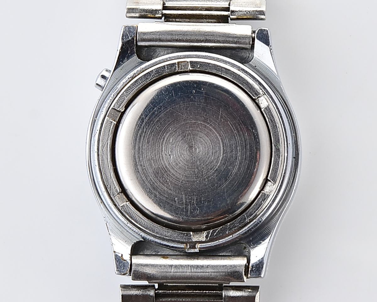 Digital vintage USSR ladies wristwatch Electronika-5 with stainless steel bracelet