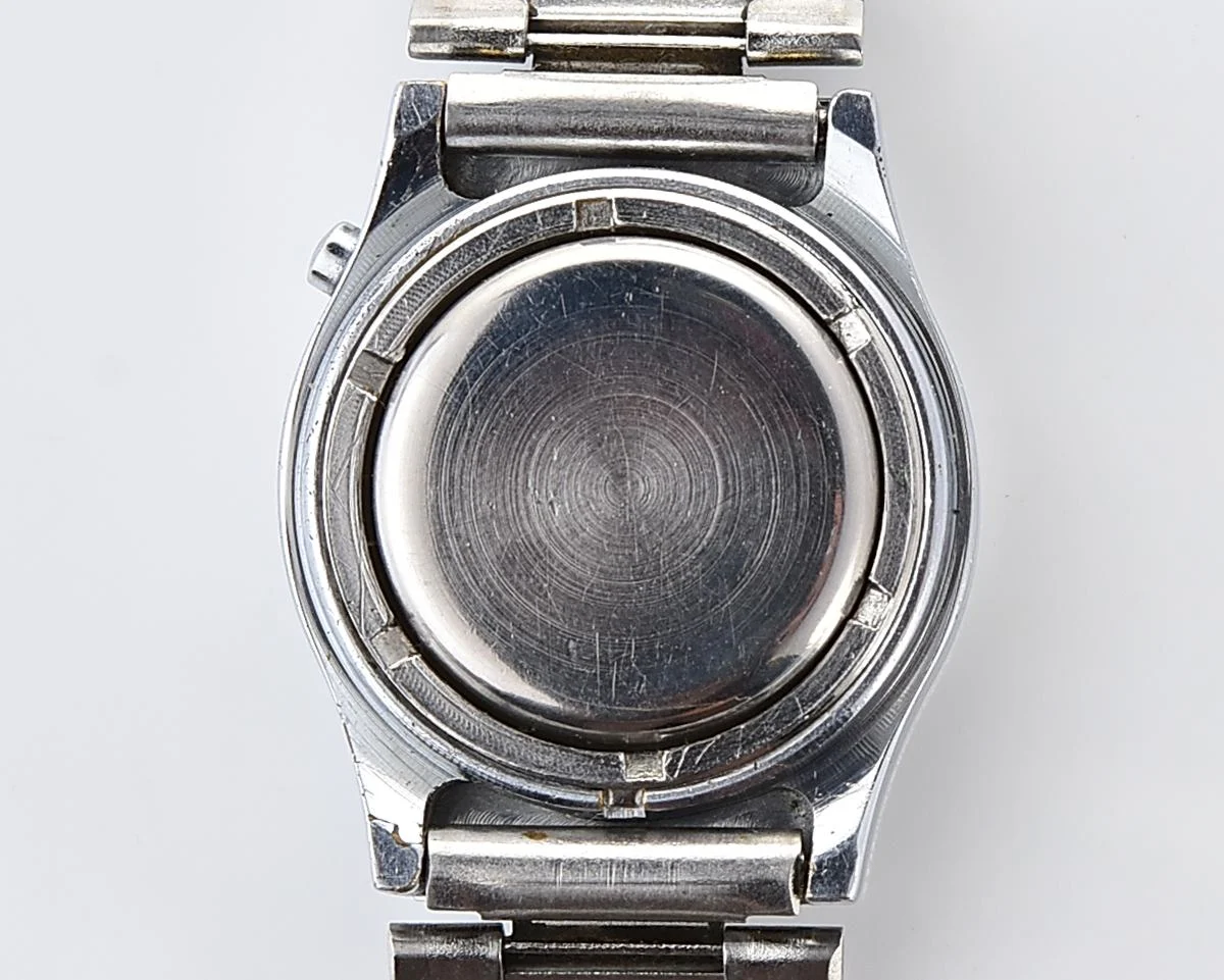 Digital vintage USSR ladies wristwatch Electronika-5 with stainless steel bracelet