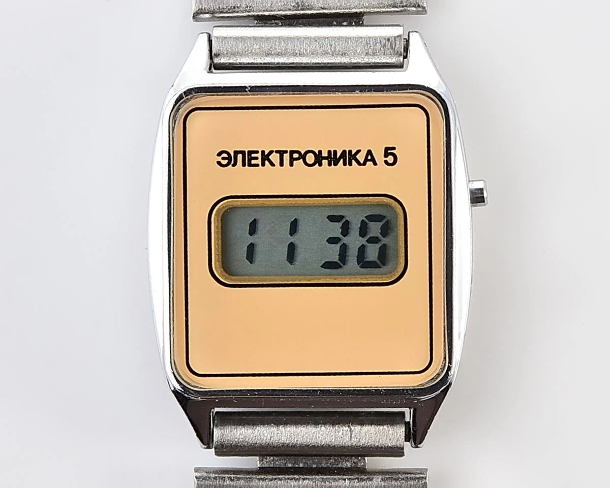 Digital vintage USSR wristwatch Electronika with stainless steel bracelet for ladies