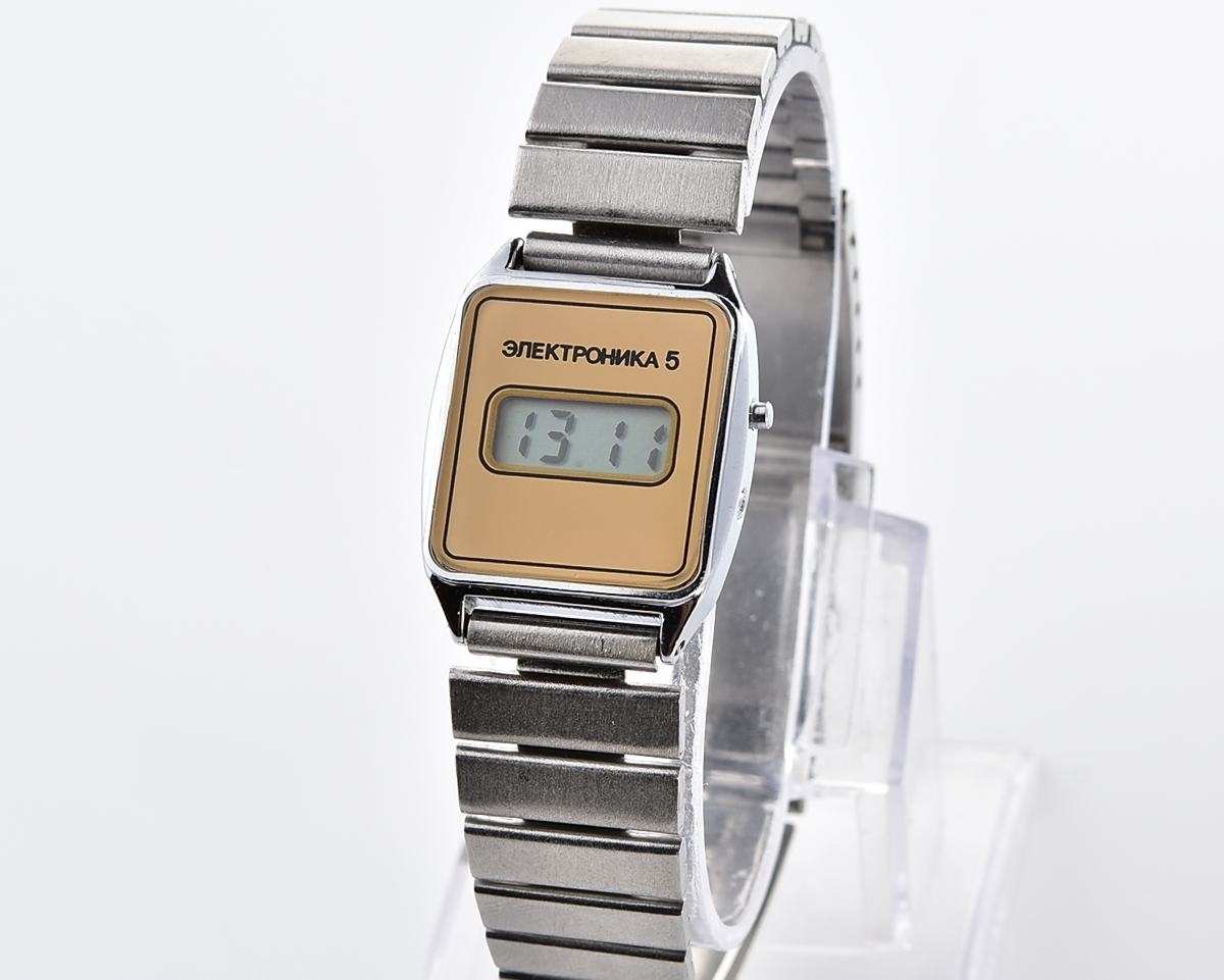 Digital vintage USSR wristwatch Electronika with stainless steel bracelet for ladies