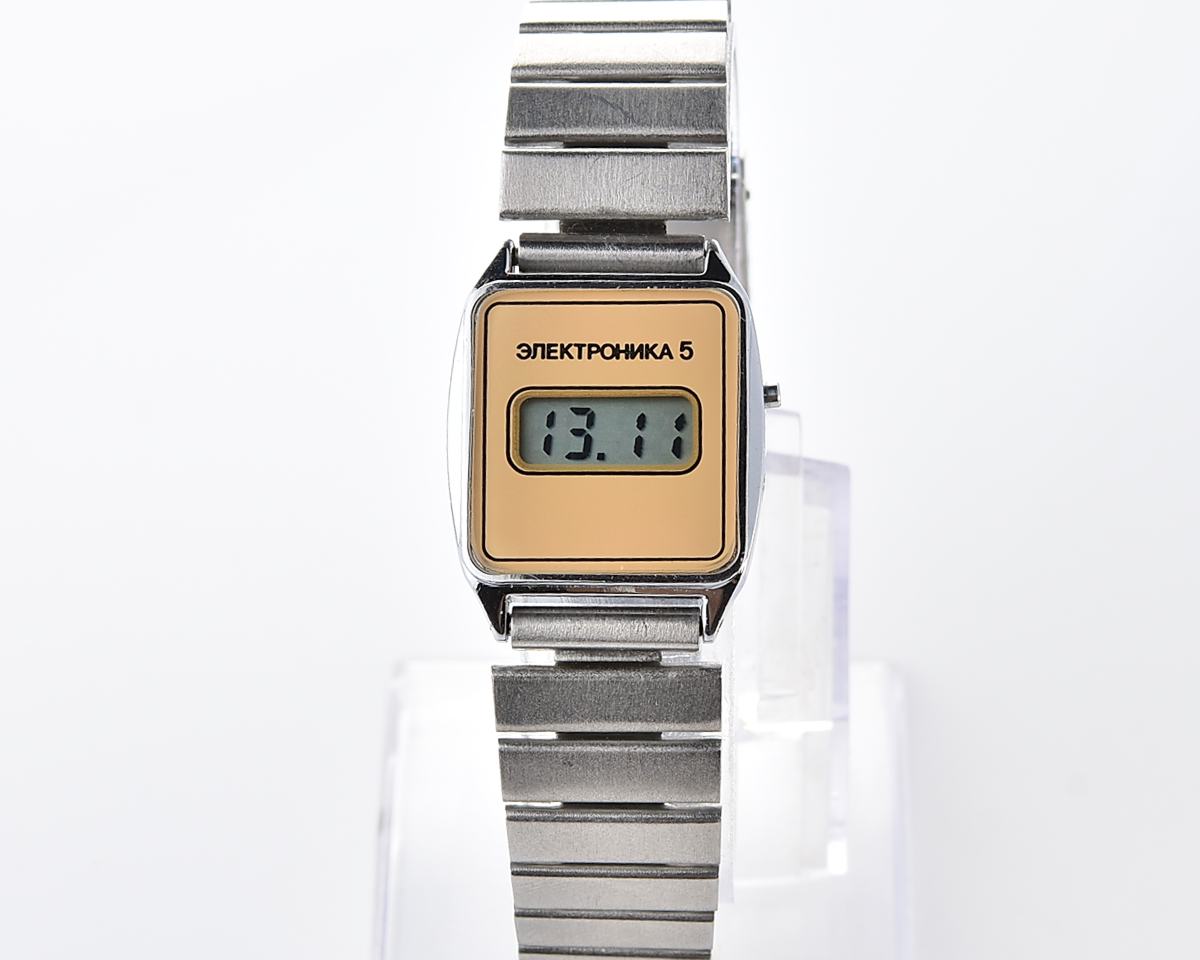 Digital vintage USSR wristwatch Electronika with stainless steel bracelet for ladies