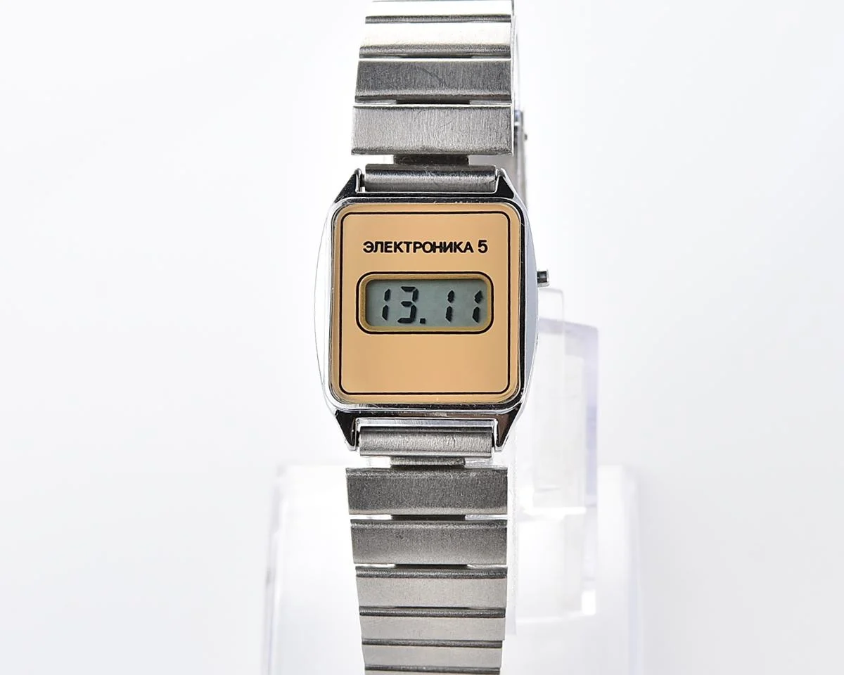 Digital vintage USSR wristwatch Electronika with stainless steel bracelet for ladies