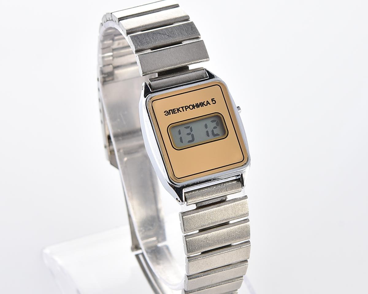 Digital vintage USSR wristwatch Electronika with stainless steel bracelet for ladies