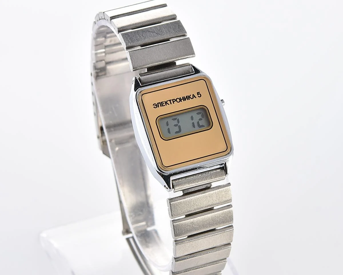 Digital vintage USSR wristwatch Electronika with stainless steel bracelet for ladies