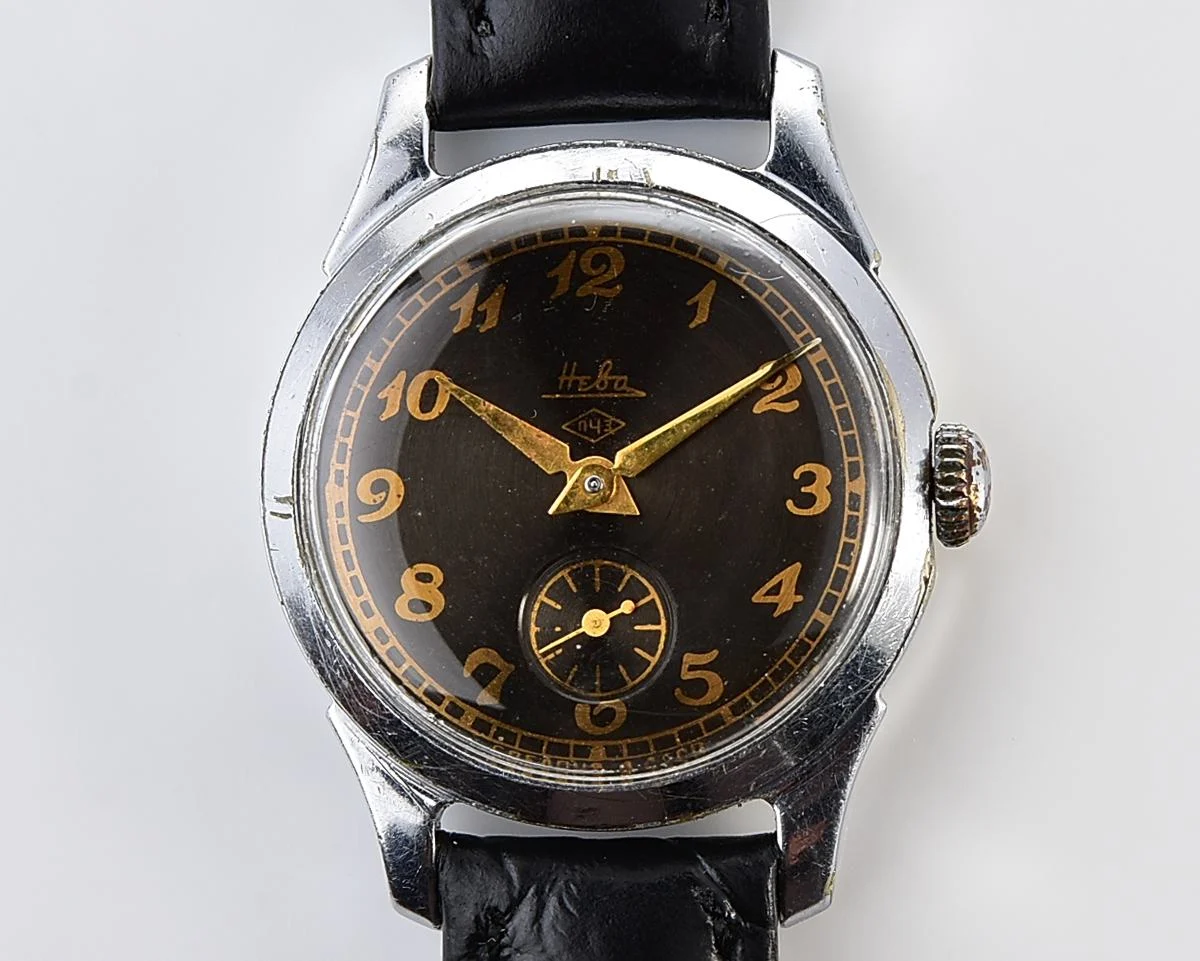 Vintage Soviet mechanical Neva wristwatch