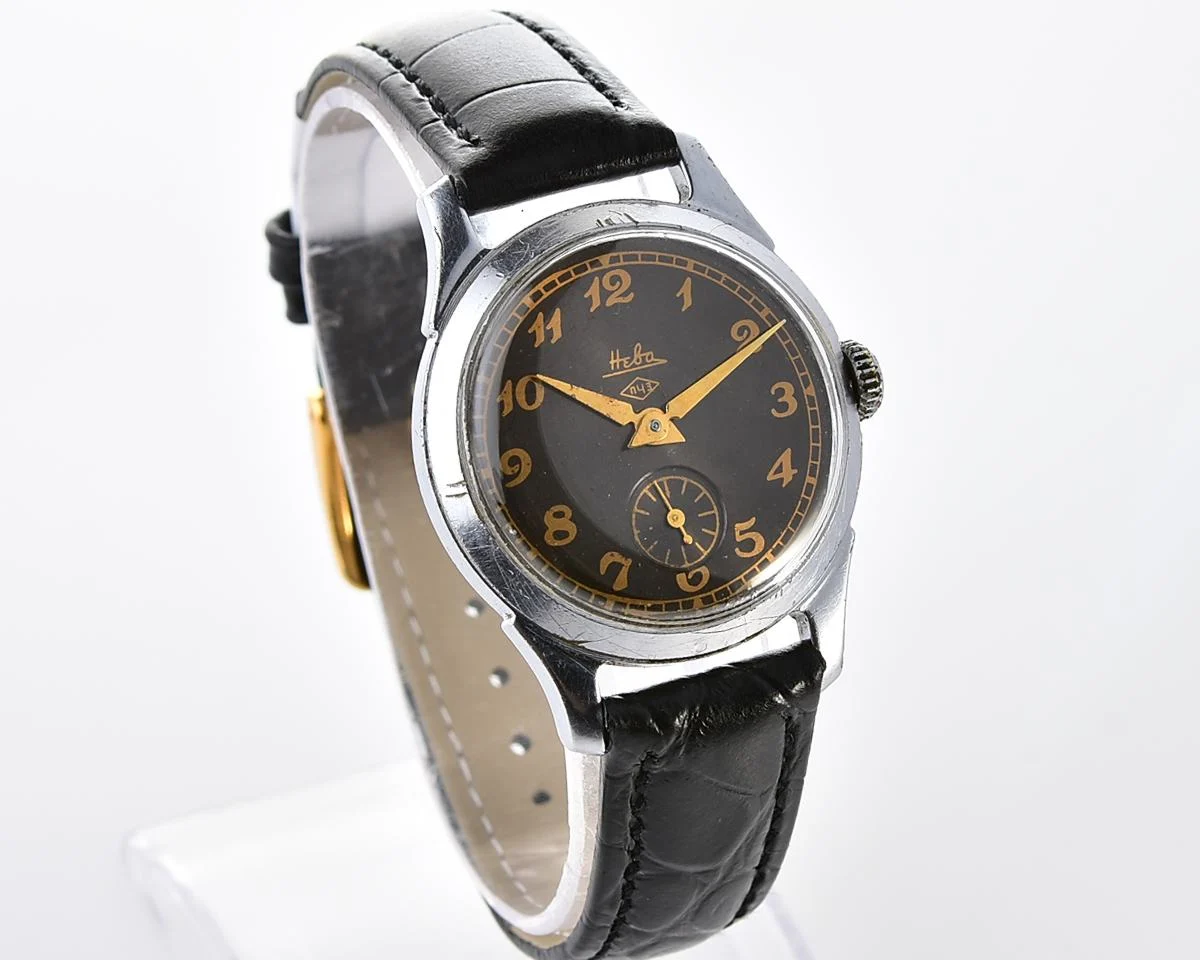 Vintage Soviet mechanical Neva wristwatch