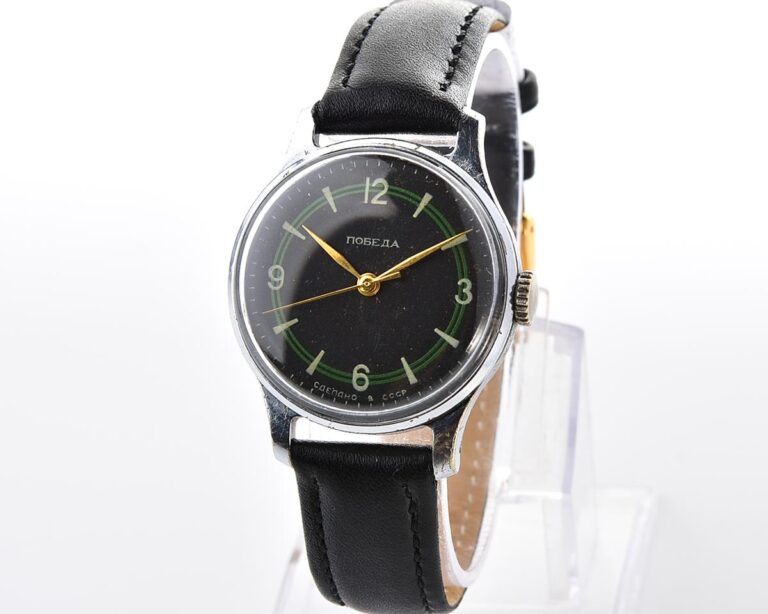 Vintage soviet mechanical POBEDA with central second hand, from 1950s