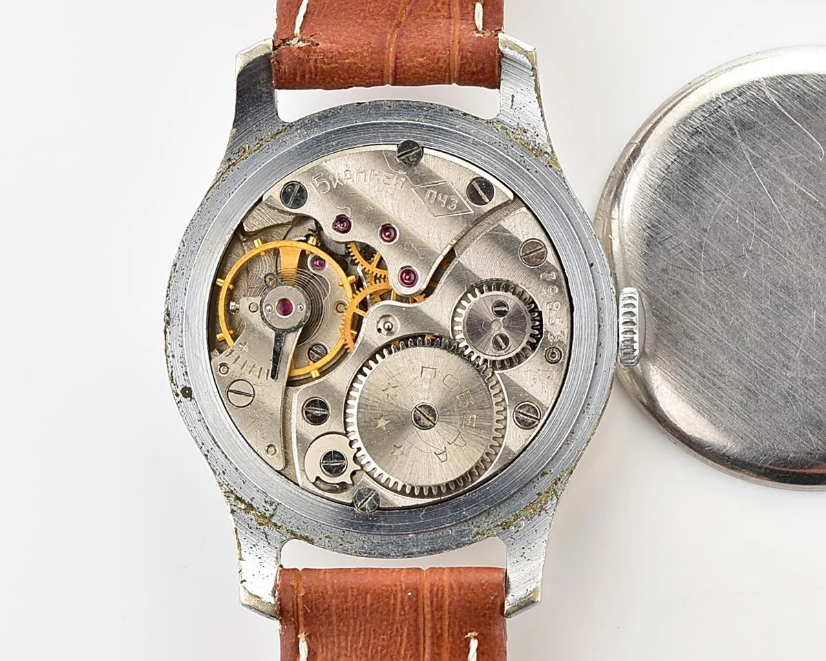 Vintage Soviet mechanical Pobeda wrist watch with Kremlin