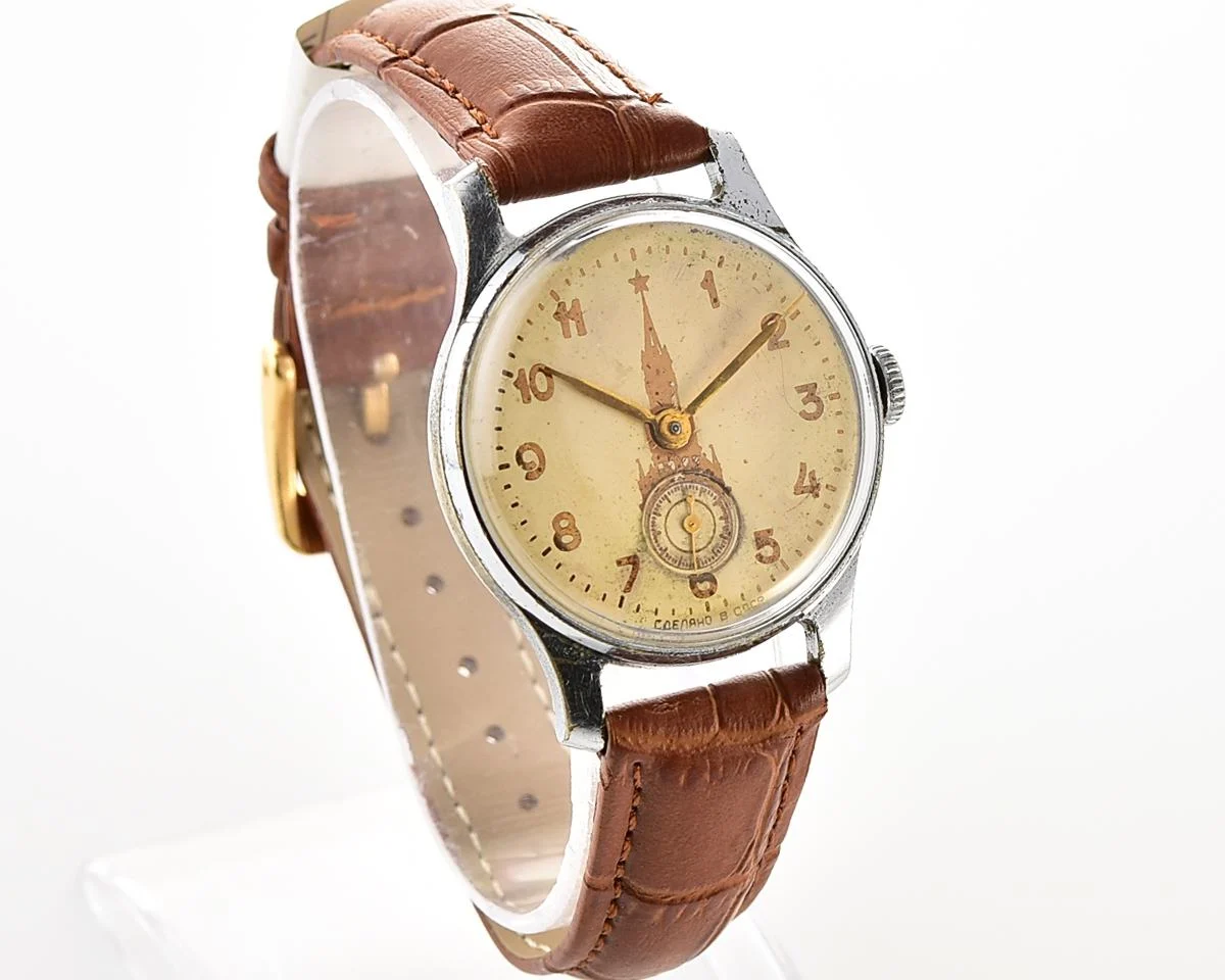 Vintage Soviet mechanical Pobeda wrist watch with Kremlin