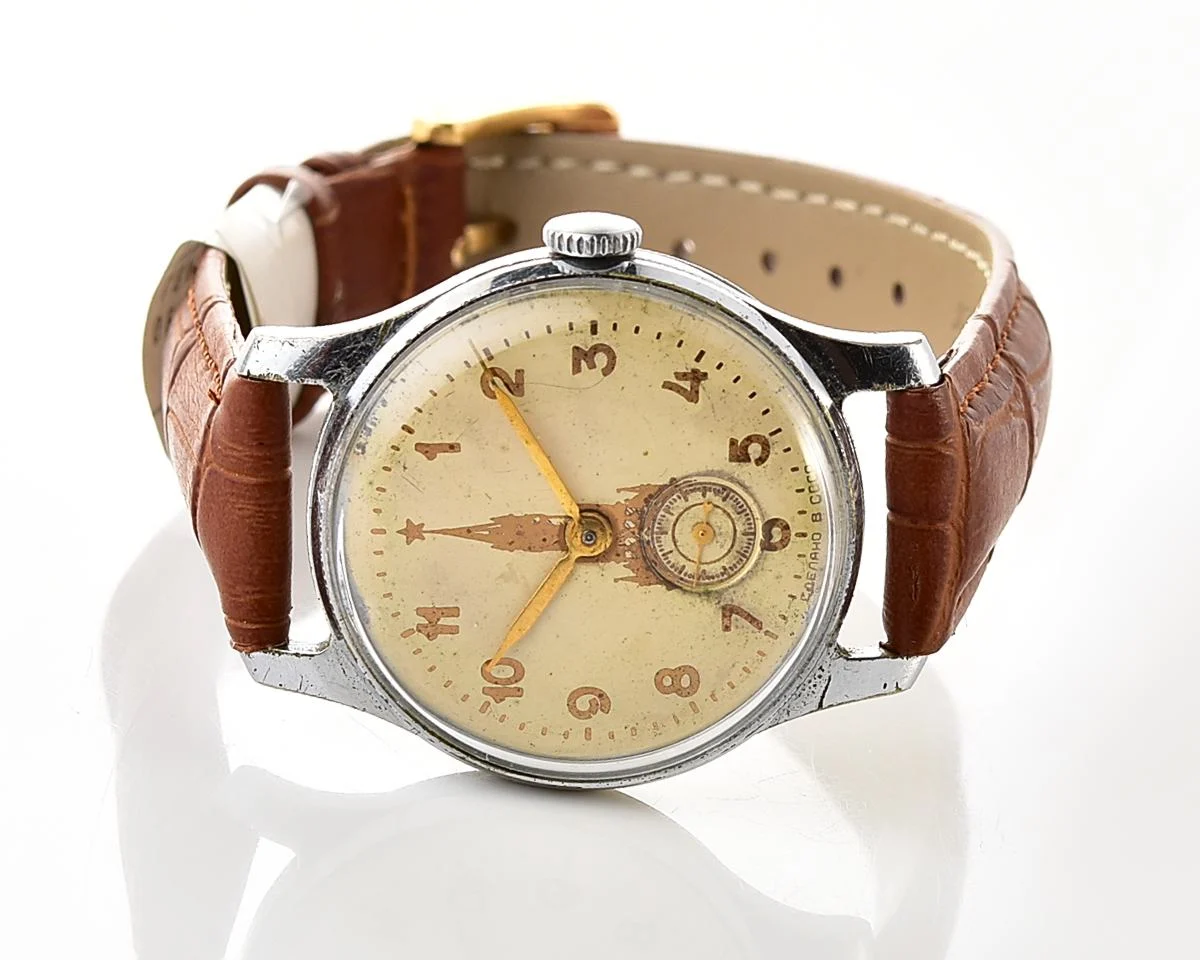 Vintage Soviet mechanical Pobeda wrist watch with Kremlin
