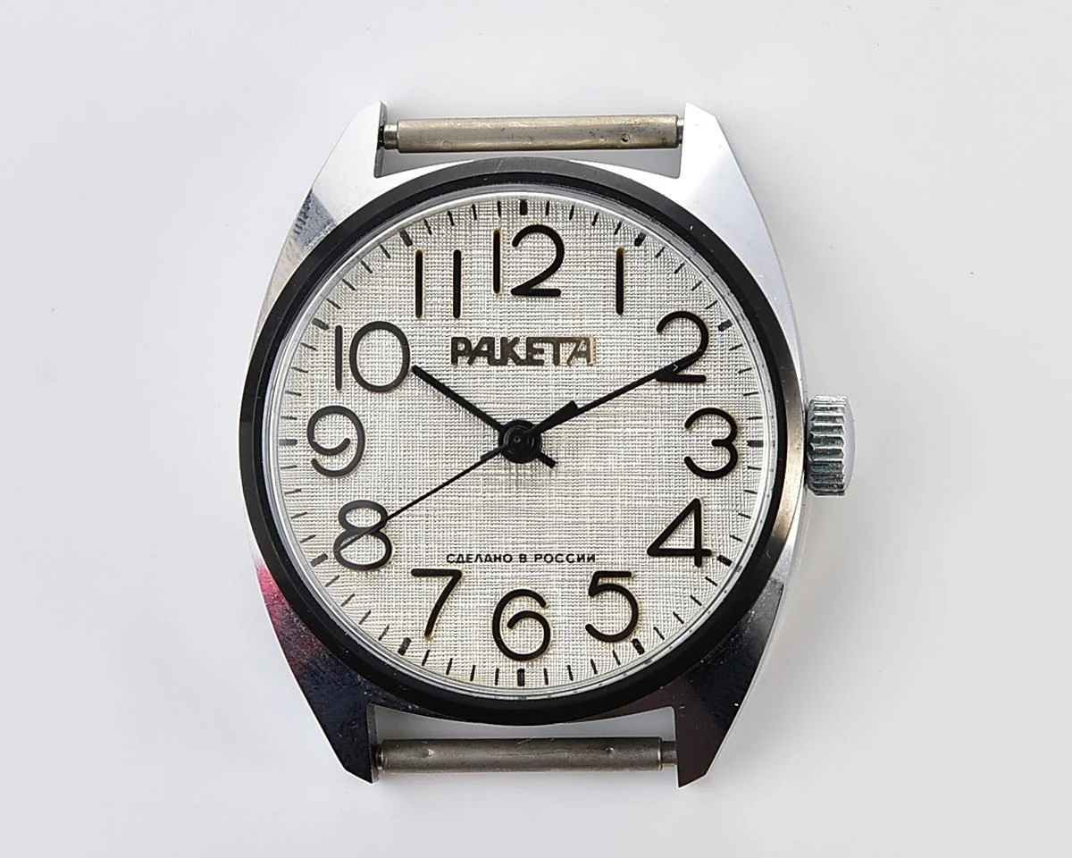 TIME CAPSULE: Vintage mechanical Raketa wristwatch, New Old Stock (NOS)!