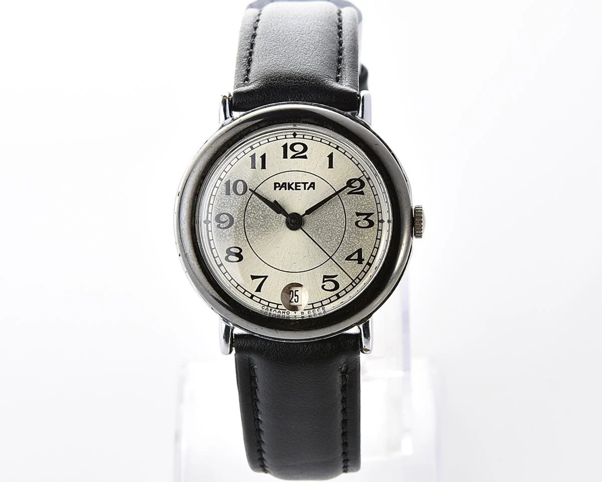 Soviet Raketa vintage mechanical watch with calendar on 6 o'clock