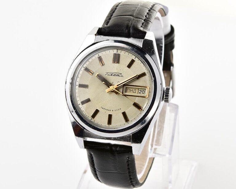 RAKETA vintage mechanical wristwatch with double calendar