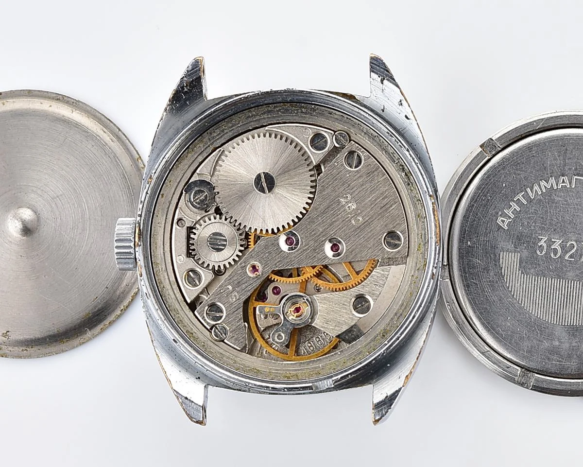 Soviet Raketa vintage mechanical watch with antimagnetic movement 2610!