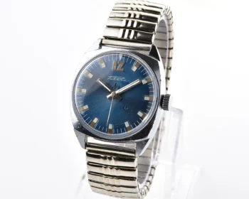Soviet Raketa vintage mechanical watch with antimagnetic movement 2610!