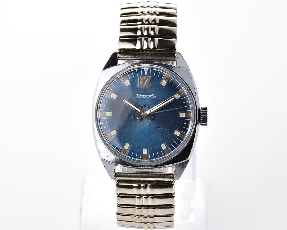 Soviet RAKETA vintage mechanical watch with antimagnetic movement 2610!