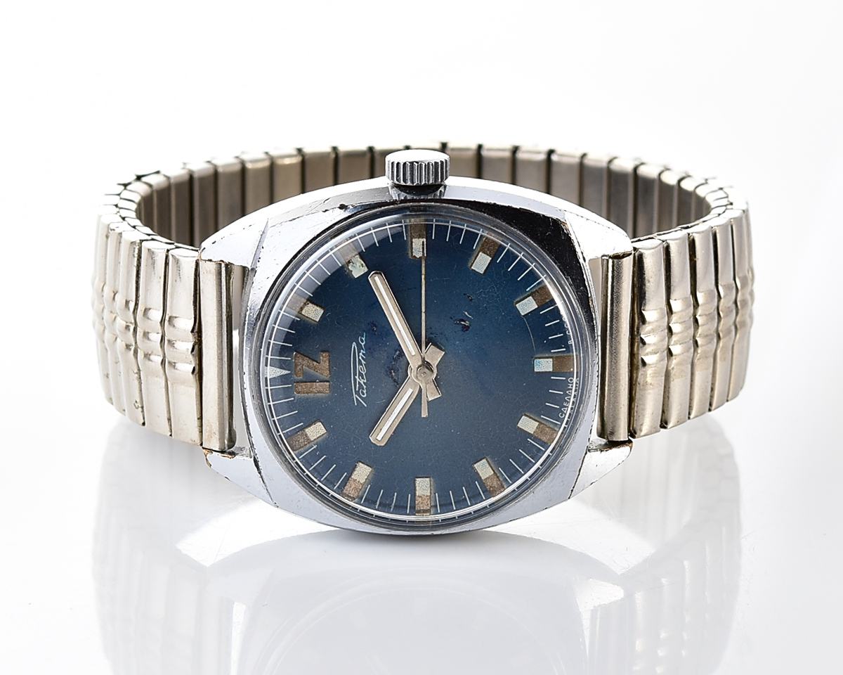 Soviet RAKETA vintage mechanical watch with antimagnetic movement 2610!