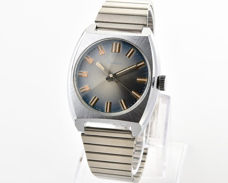 Excellent soviet RAKETA vintage mechanical wristwatch
