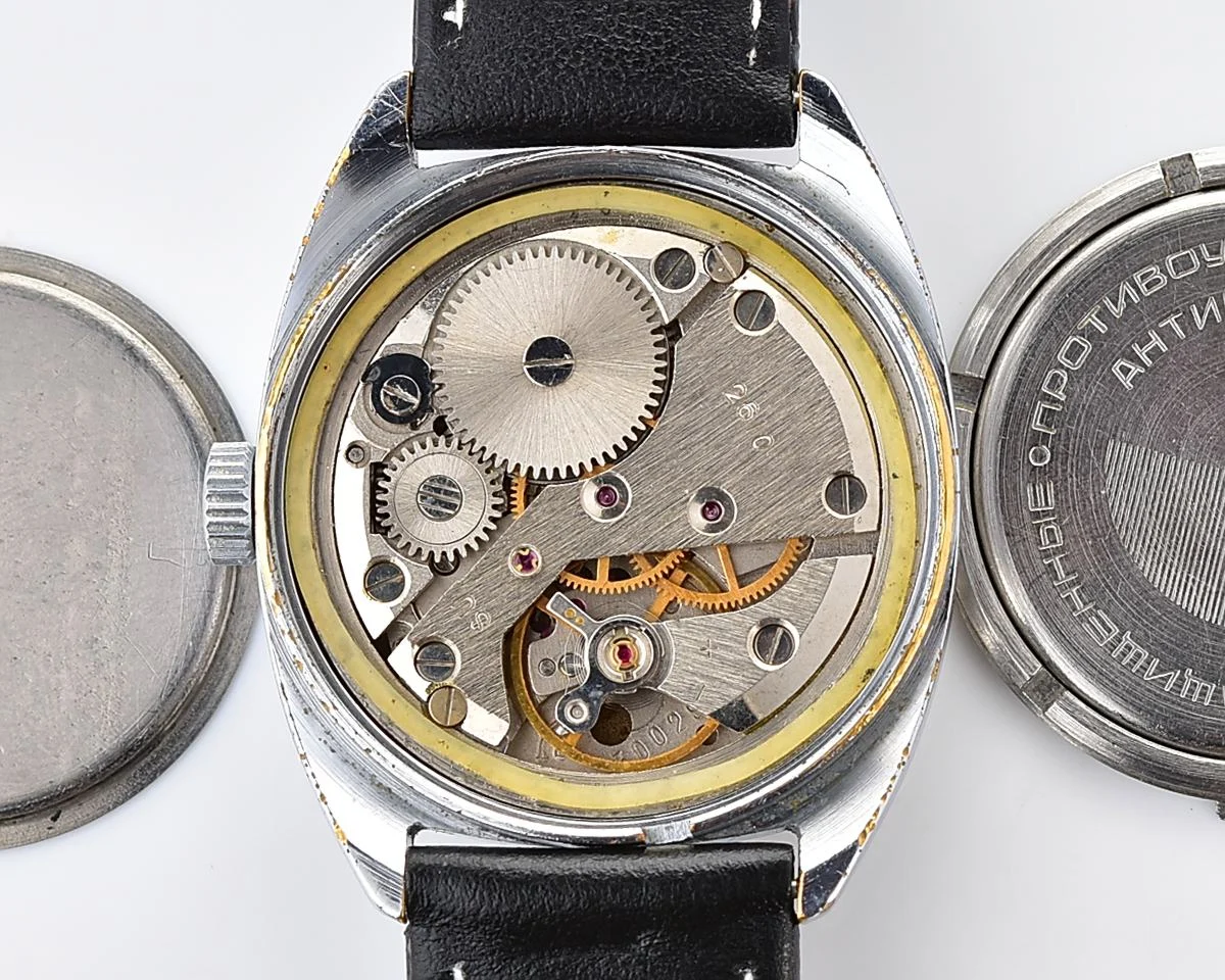 Soviet Raketa vintage mechanical watch with antimagnetic movement 2610!