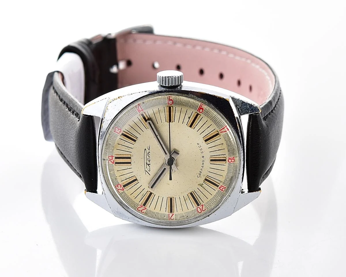 Soviet Raketa vintage mechanical watch with antimagnetic movement 2610!