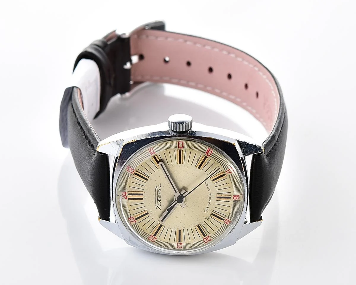 Soviet Raketa vintage mechanical watch with antimagnetic movement 2610!
