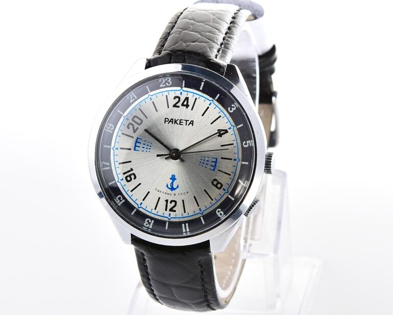 Excellent soviet Raketa wristwatch with 24 hours 2623.H mechanical movement