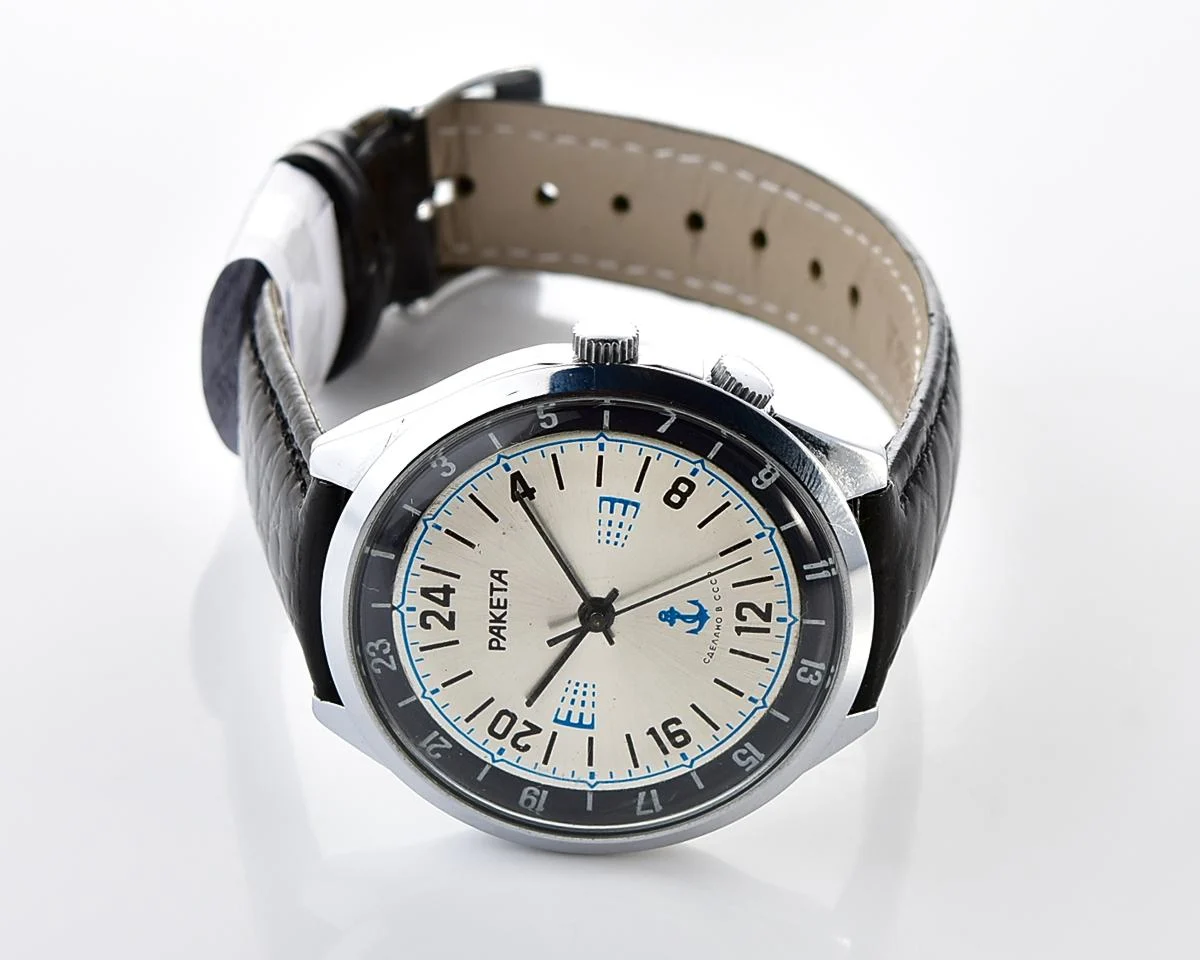 Excellent Soviet Raketa wristwatch with 24 hours 2623.H mechanical movement