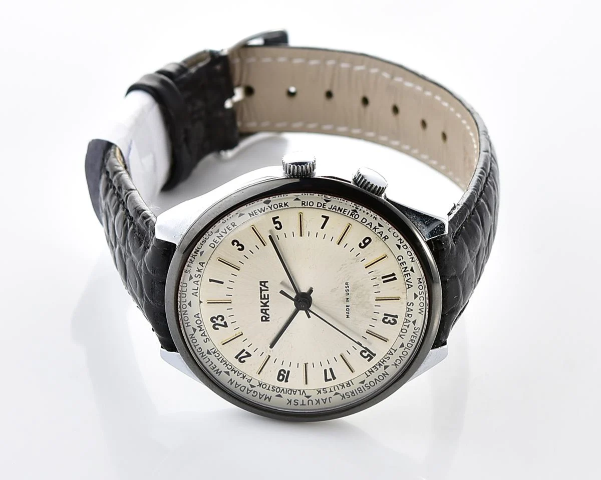 Excellent Soviet Raketa World Traveler (Goroda) wristwatch with 24 hours 2623.H mechanical movement