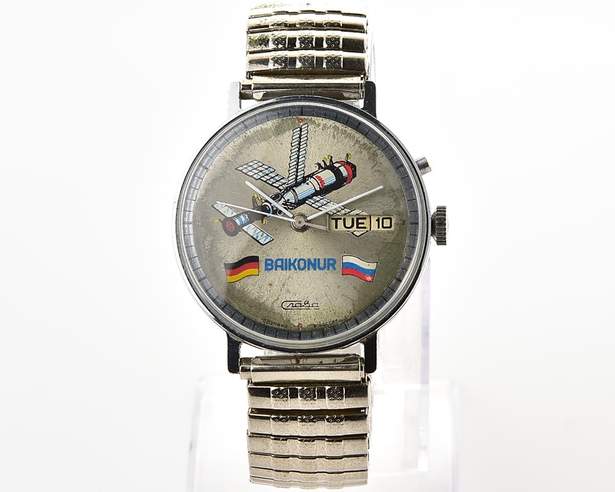 Slava BAIKONUR mechanical watch with MIR space station