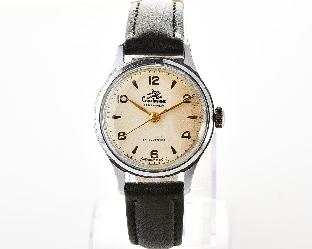 Vntage soviet SPORTIVNIE mechanical watch from the 1950s