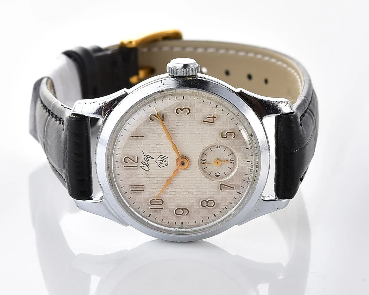 Soviet Svet "Light" vintage mechanical watch, EChL factory