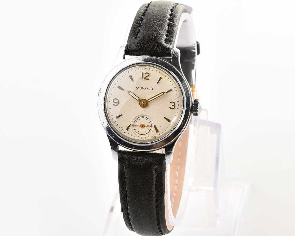 Vintage Soviet mechanical Uran wrist watch, from the 2nd quarter of 1960!