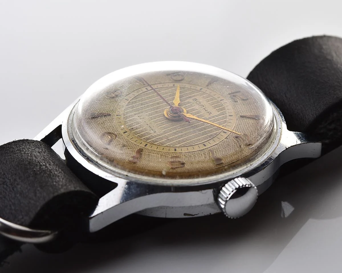 Soviet Volna 22 jewels vintage mechanical watch with NATO genuine leather strap